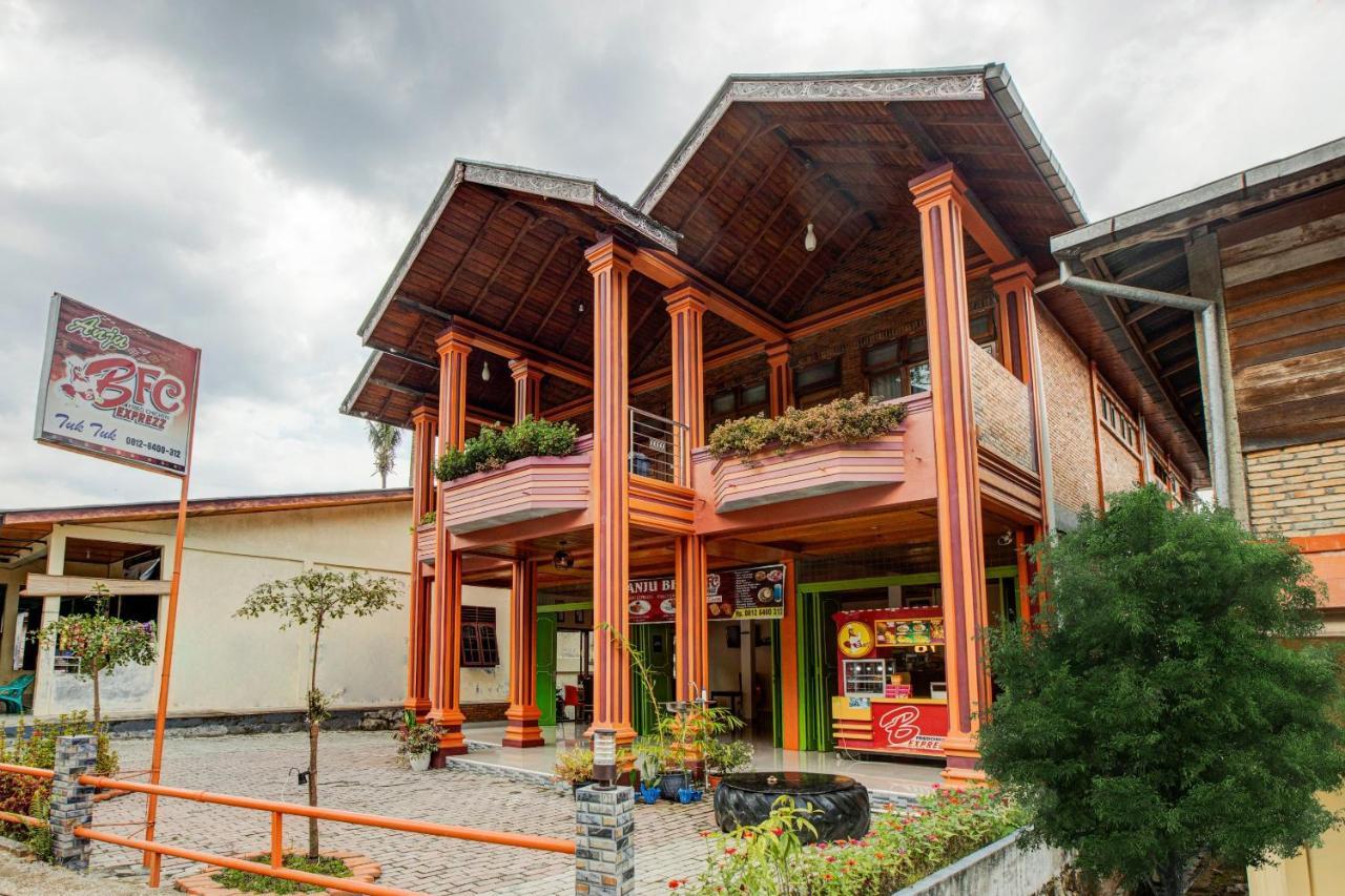 Oyo 3202 Hans Homestay Тук-Тук Екстер'єр фото