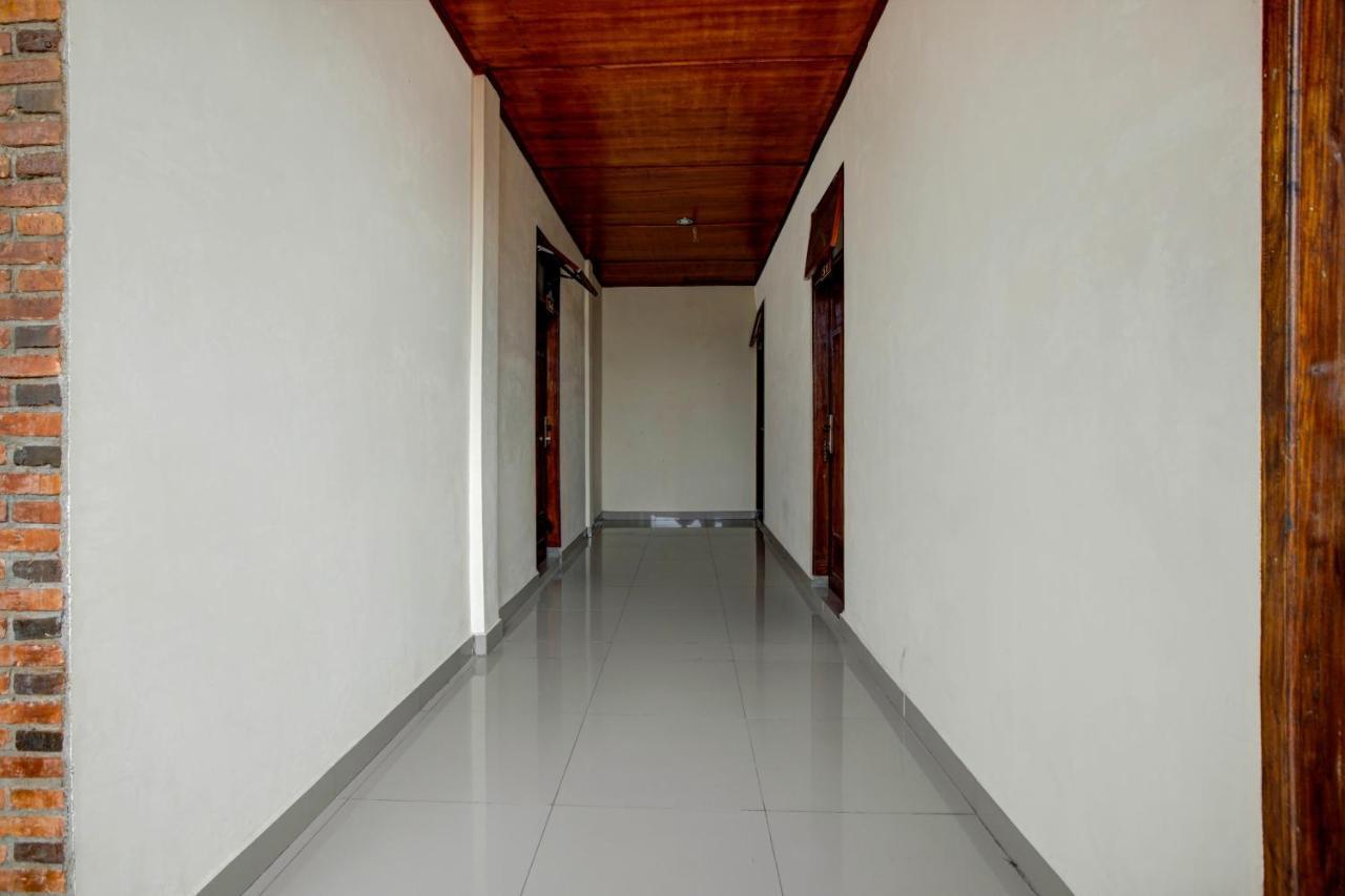 Oyo 3202 Hans Homestay Тук-Тук Екстер'єр фото