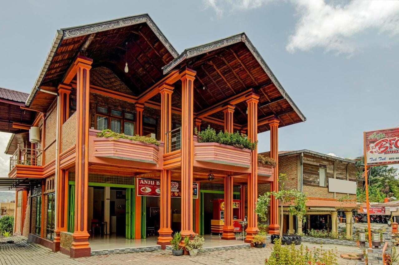 Oyo 3202 Hans Homestay Тук-Тук Екстер'єр фото