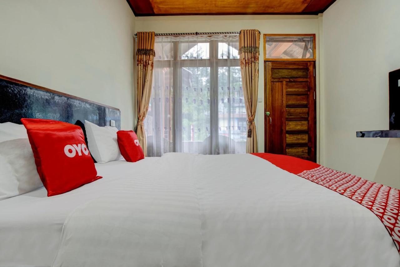 Oyo 3202 Hans Homestay Тук-Тук Екстер'єр фото