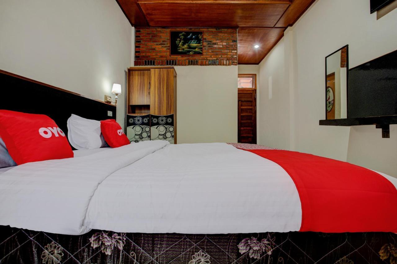 Oyo 3202 Hans Homestay Тук-Тук Екстер'єр фото