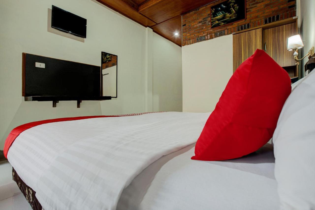Oyo 3202 Hans Homestay Тук-Тук Екстер'єр фото
