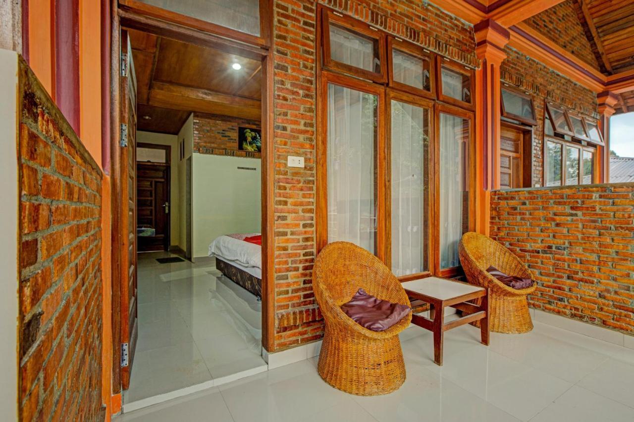 Oyo 3202 Hans Homestay Тук-Тук Екстер'єр фото